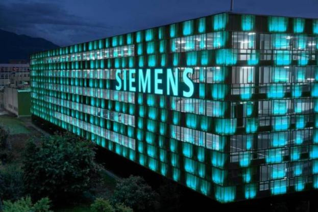 Υπόθεση Siemens: Έψαχναν τον Καραβέλα στην Λ. Αμερική και εκείνος ήταν στην Αντίπαρο